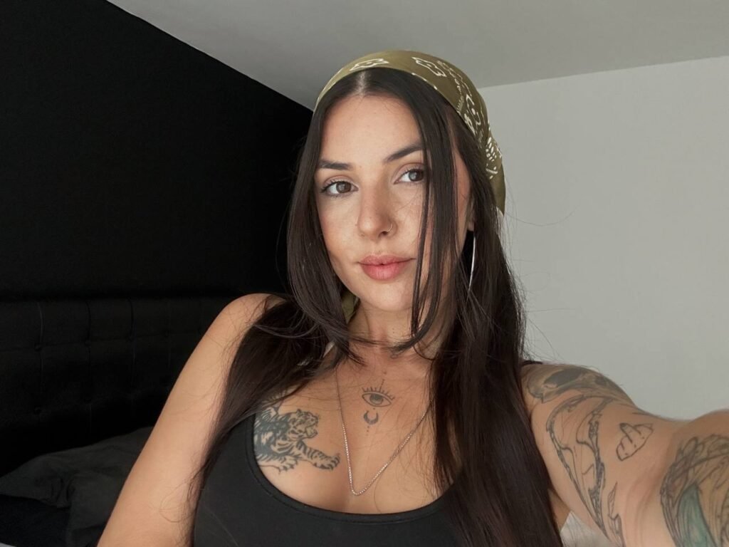 Camila B